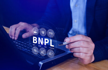 Nel 1° semestre 2025 il BNPL cresce del 28%: rischio e tasso di default restano sotto controllo. Trend e profilo degli utenti in Italia.